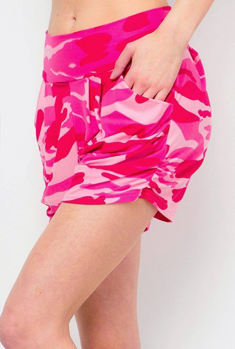 Women’s Regular Pink Camo Printed Pleated Pockets Harem Shorts