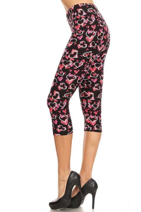 Women's Regular Outlined Hearts Printed Cropped Capri Leggings